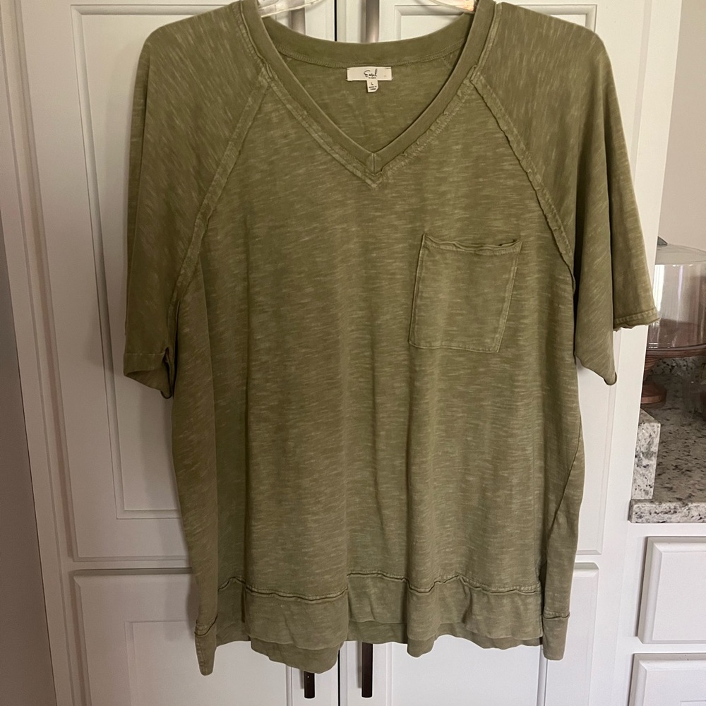 easel Olive Green Slub V‑Neck Pocket tshirt
